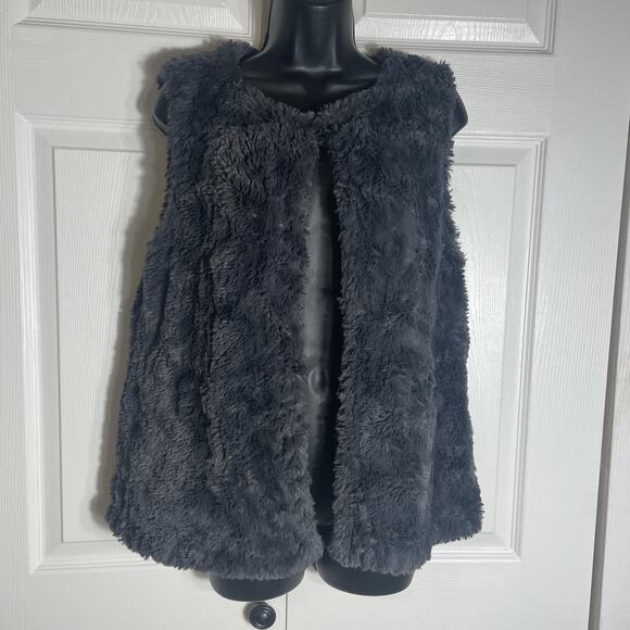 dylan True Grit Vest Women Medium Gray Faux Fur Sherpa Hook Closure Sleeveless - Picture 1 of 10